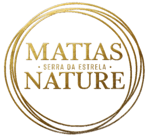 Logótipo oficial da Matias Nature, alojamentos de turismo rural e natureza na Serra da Estrela